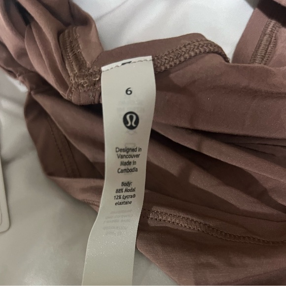 NWT Lululemon Nulu Deep Stretch Tank - Picture 12 of 12